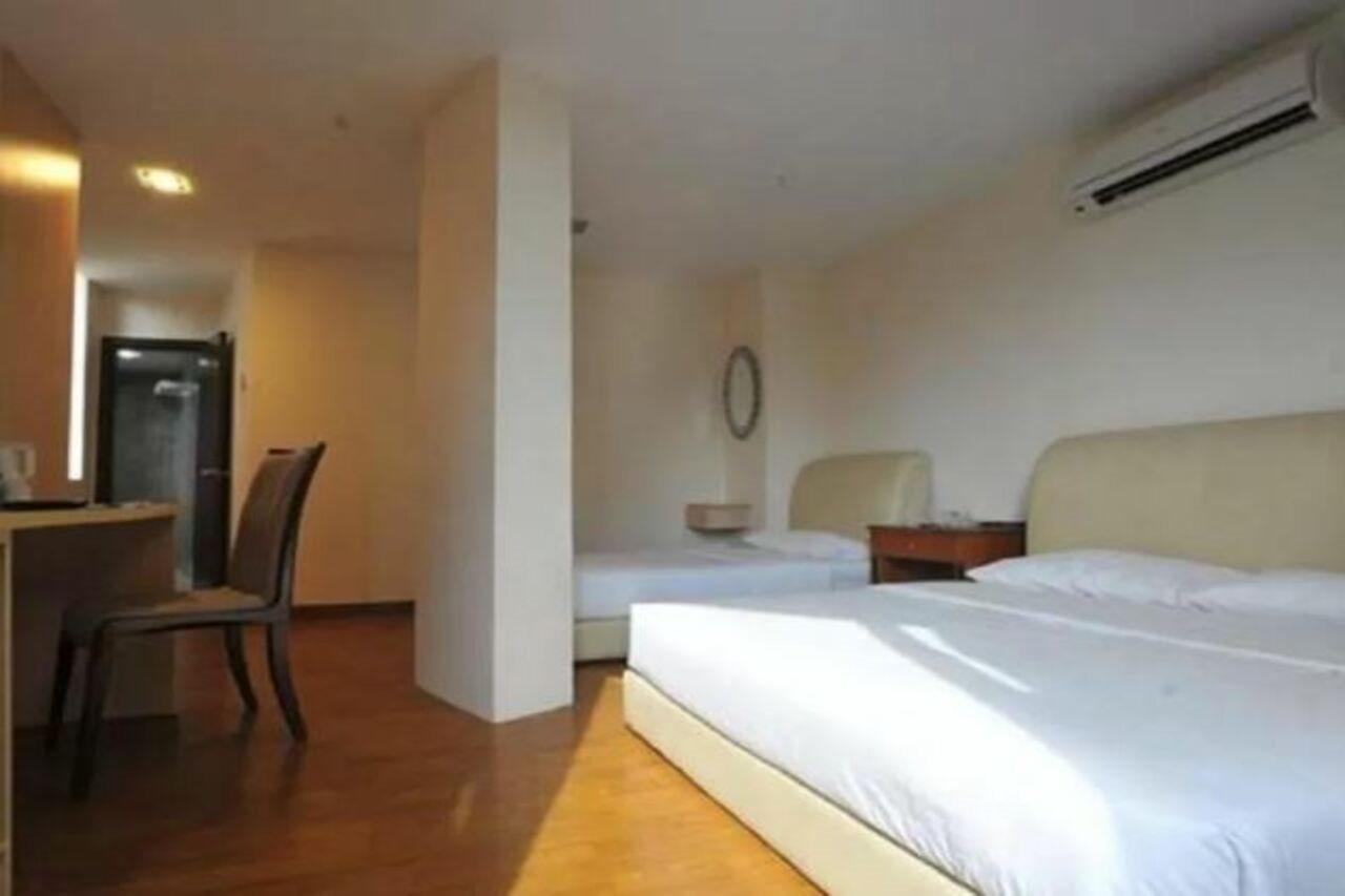 Ambassador @ Bukit Bintang Hotel 2*